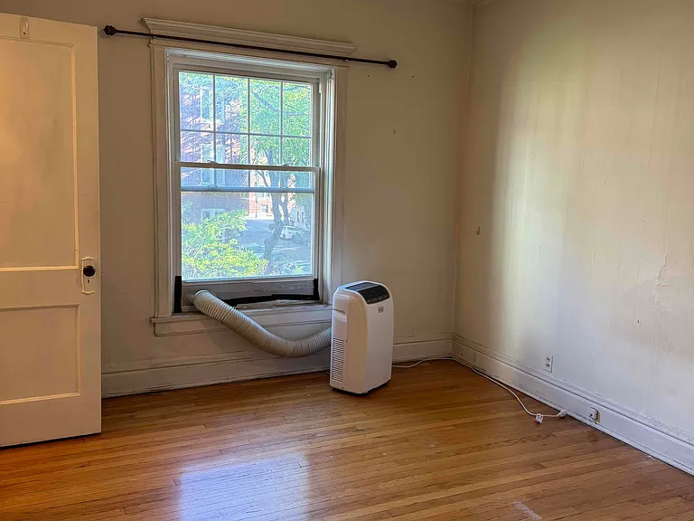 3623 N Pine Grove Ave #2W — Photo 6