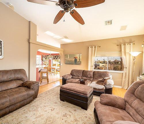 5th image of 310 Buccaneer Ln
