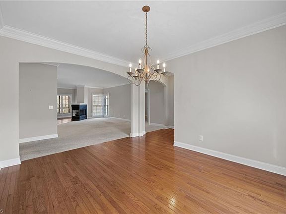 4th image of 2343 Addison Blvd