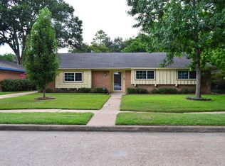 5722 Cerritos Dr, Houston, TX 77035