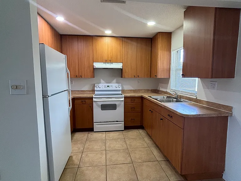 20216 Midway Blvd — Photo 4