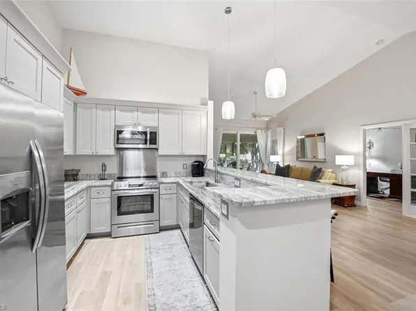 6810 Huntington Lakes CIR #202, NAPLES, FL 34119