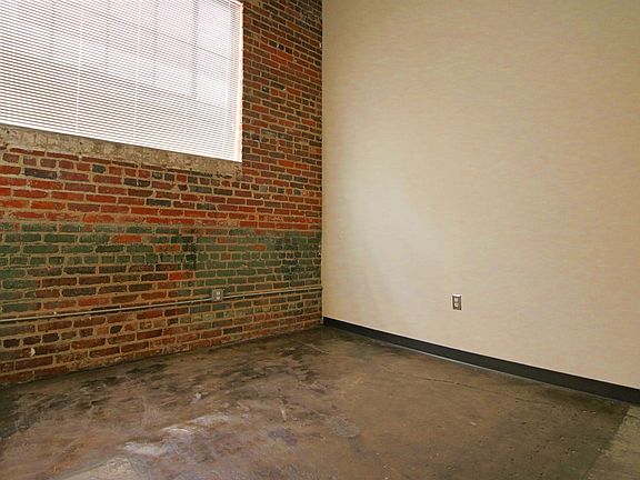 4th image of 203 Hull St #205-5
