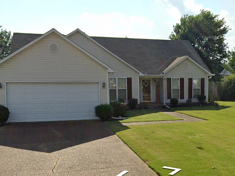 25 Fredricksburg Dr — Photo 1