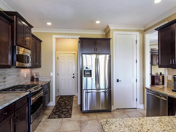 4th image of 4339 Wolverine Dr