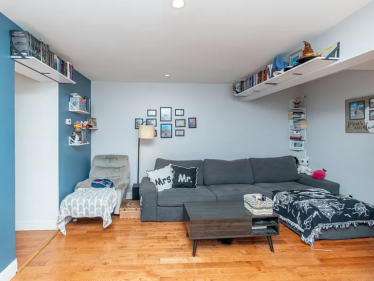 10 Underhill St #2 — Photo 4
