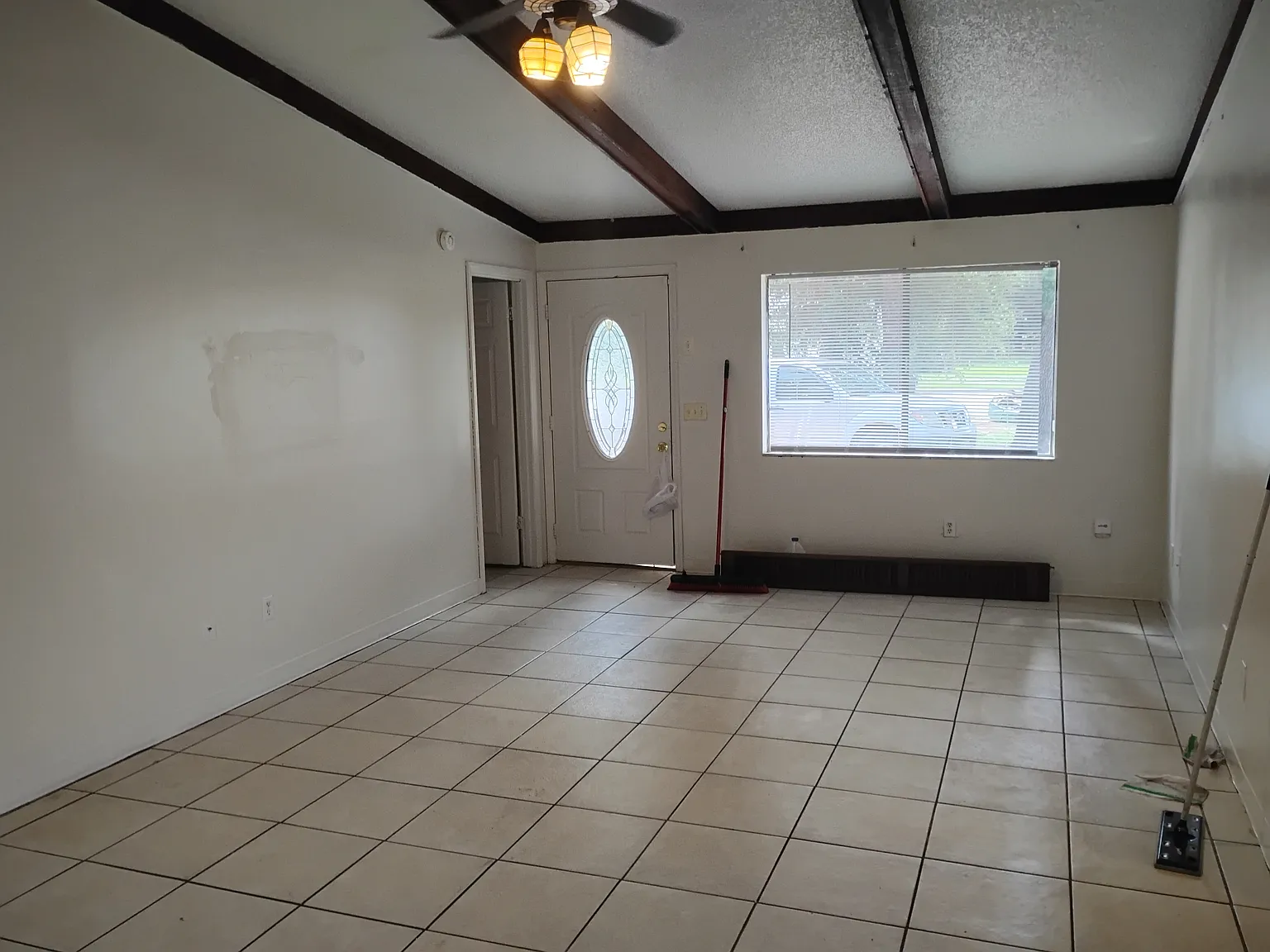 3 bed, 1100 sqft, $1,695 — Photo 3