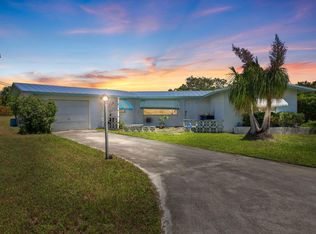 9361 SE Duncan St, Hobe Sound, FL 33455