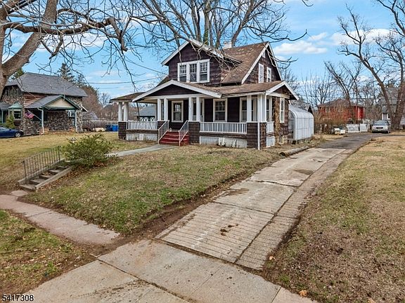 2nd image of 610 Watchung Rd