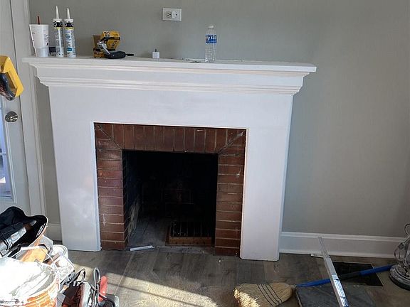 4th image of 307 Central Ave