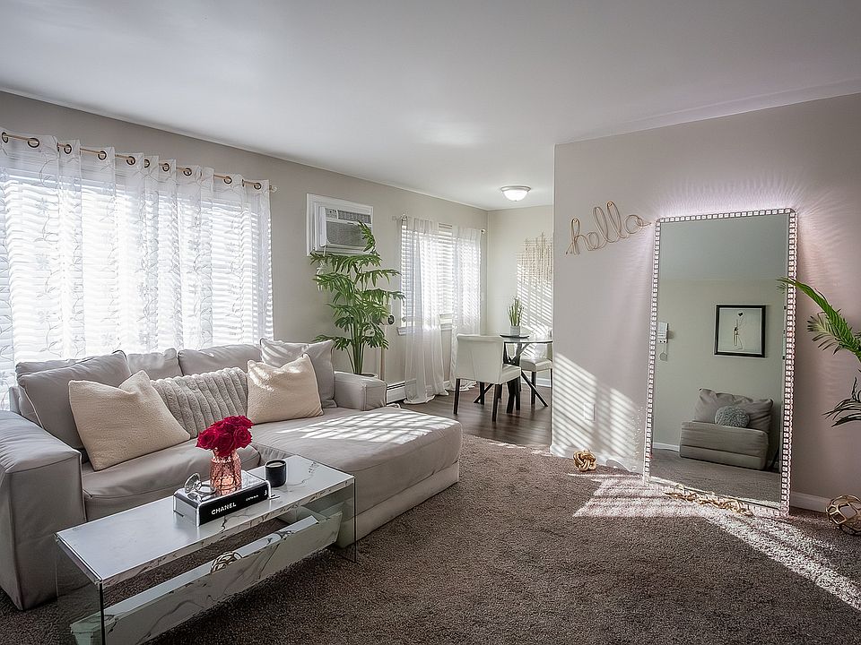 Walt Model - Living Room