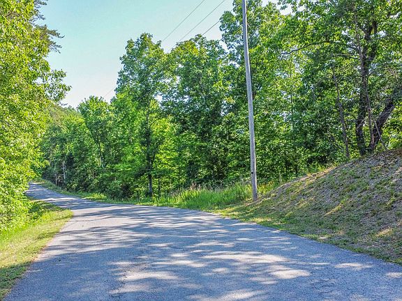 4th image of Ridgeland Dr