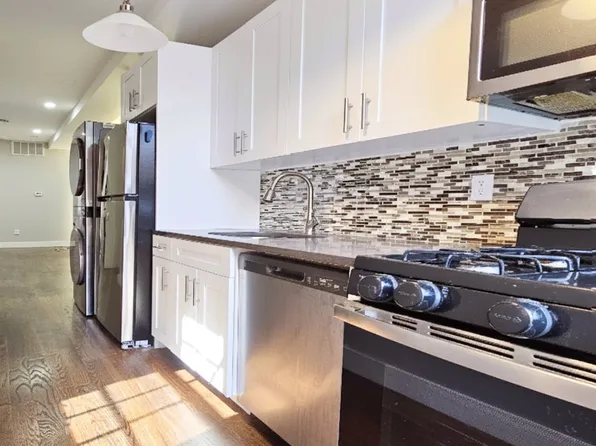 153 Bleecker Street image 3 of 9