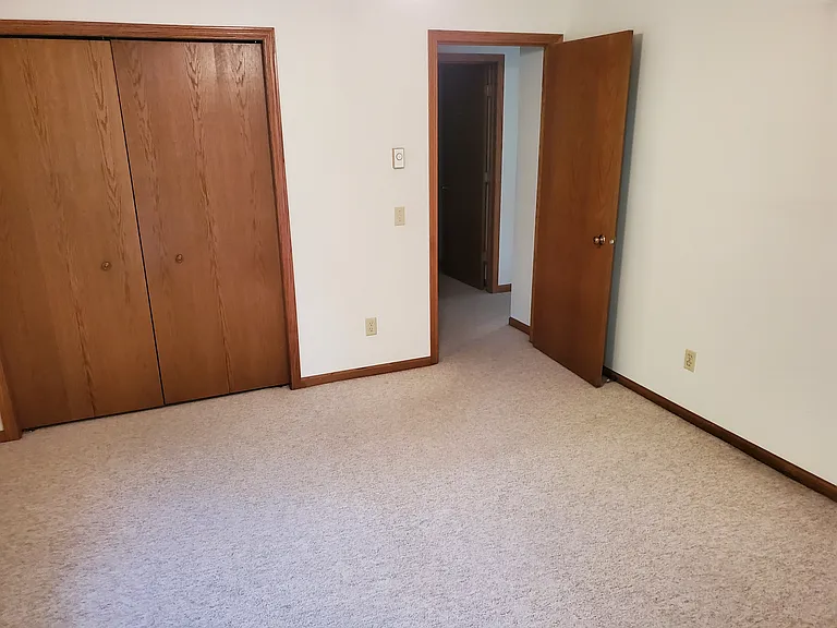 5518 Osborn Dr — Photo 9