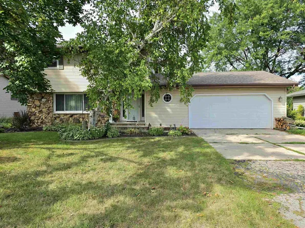 700 Ravenswood Ct, Neenah, WI 54956
