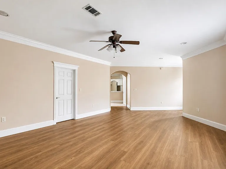 108 Harbour Town Cir — Photo 4