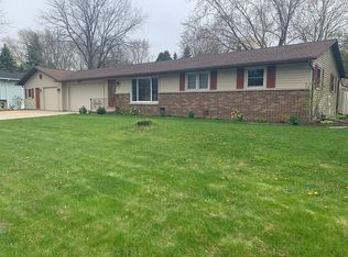 1105 Circle Dr, Green Bay, WI 54313
