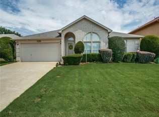 4209 Highgrove Dr, Arlington, TX 76001