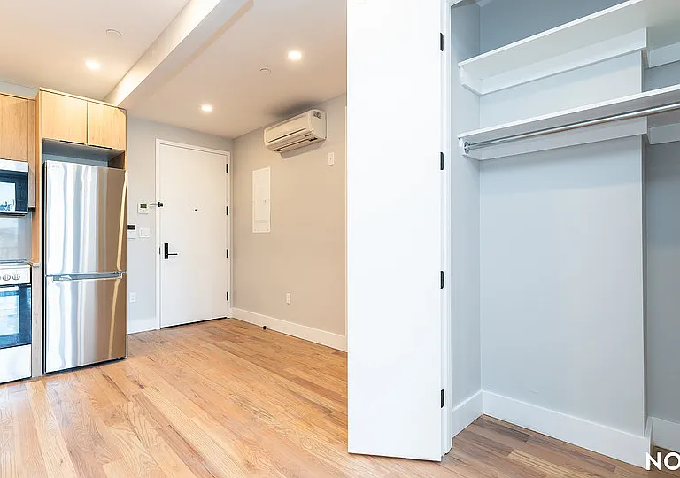 31-61 Vernon Blvd #2O — Photo 5