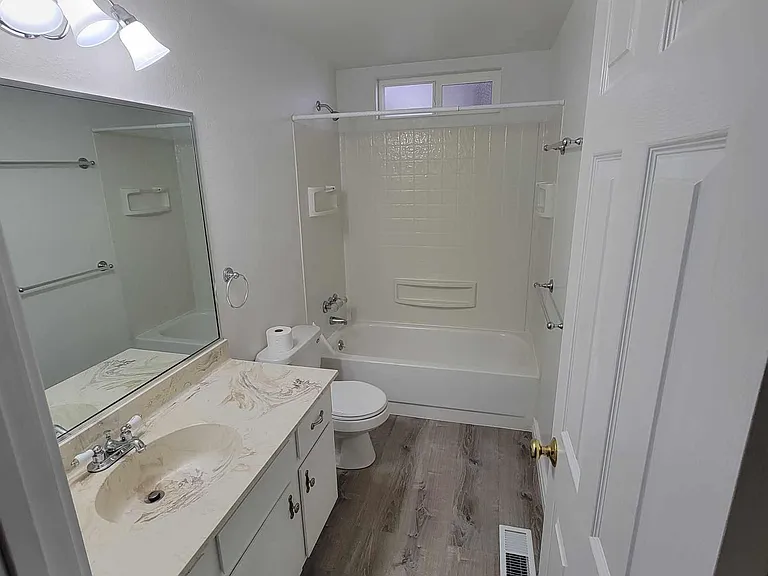 1385 N 9 E — Photo 11