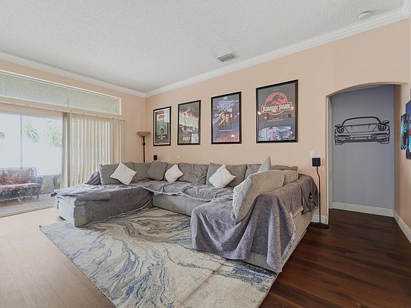 4th image of 6801 Las Colinas Lane