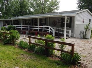 201 E Tom St, Keytesville, MO 65261