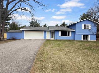 6811 Arbor Haven Ln, Wisconsin Rapids, WI 54494