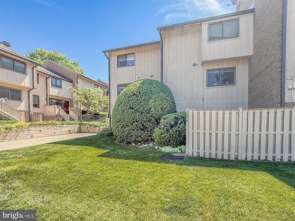 2674 Glengyle Dr #53, Vienna, VA 22181