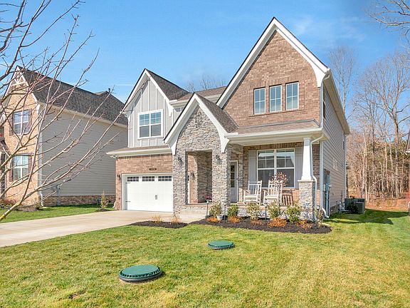 3rd image of 1414 Cotillion Dr