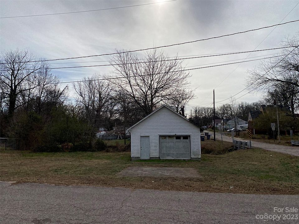 2nd image of 904 Ruth Ave
