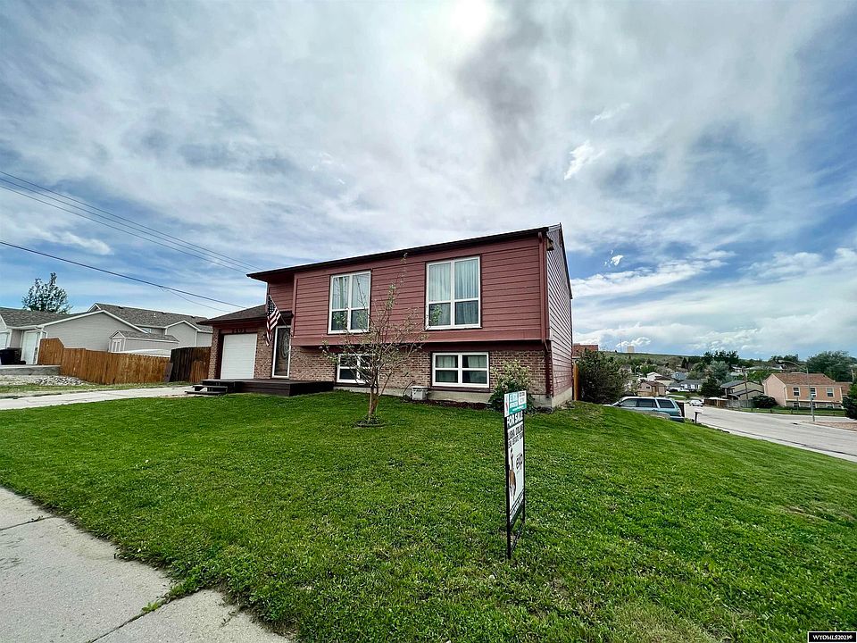 1st image of 2402 Fairdale Avenue