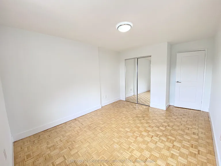10 Garfella Dr #401 — Photo 8