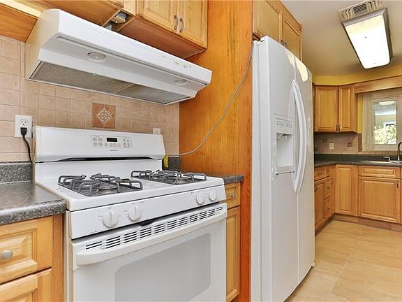 5th image of 8820 51st St