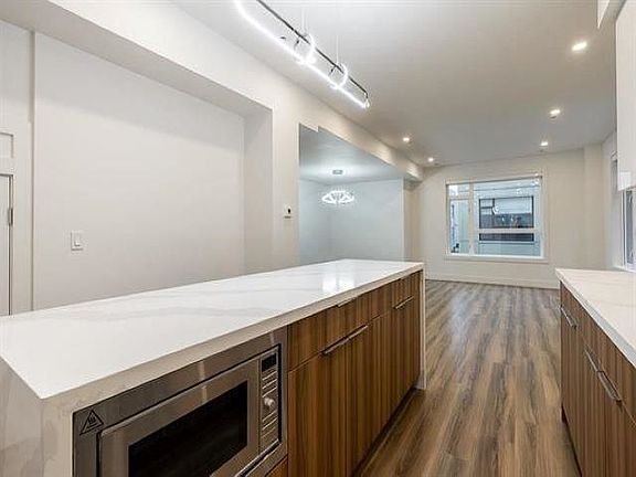 5th image of 5858 132nd St #9