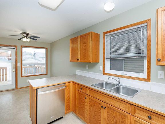 4th image of 173 Kingston Dr