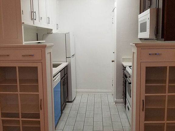 4th image of 1600 W Granville Ave APT 2E