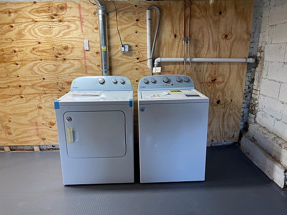 4th image of 72 School St #3