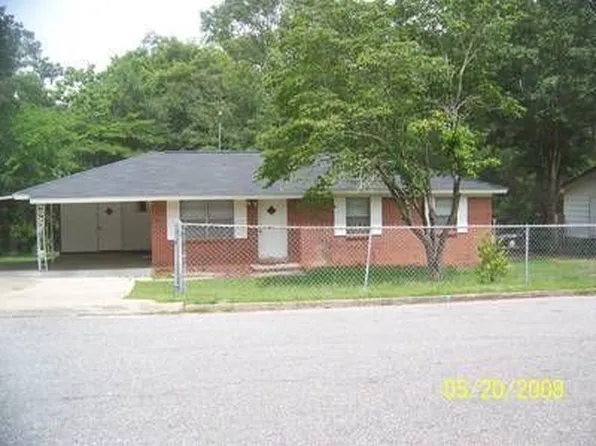 210 Bennett St, Headland, AL 36345