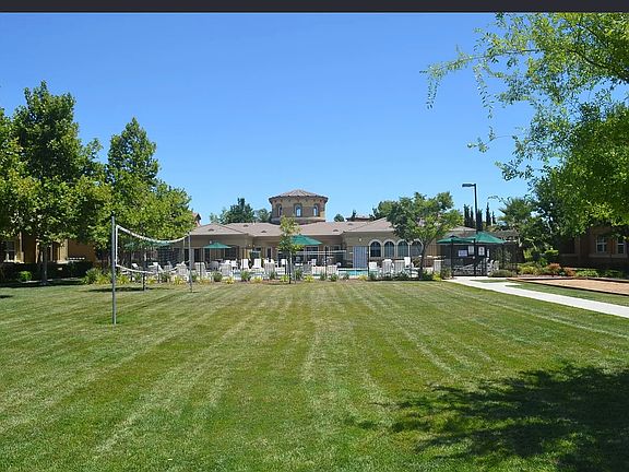 3rd image of 1900 Danbrook Dr Unit 1228