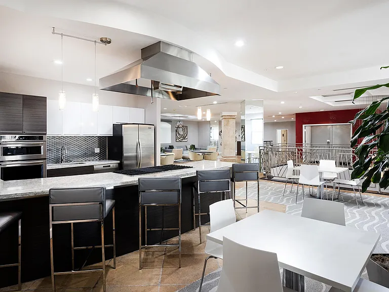 La Jolla Crossroads Apartments — Photo 54