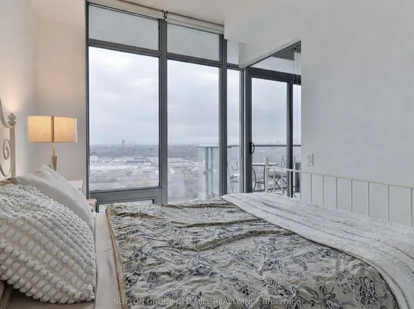 105 The Queensway, Toronto, ON