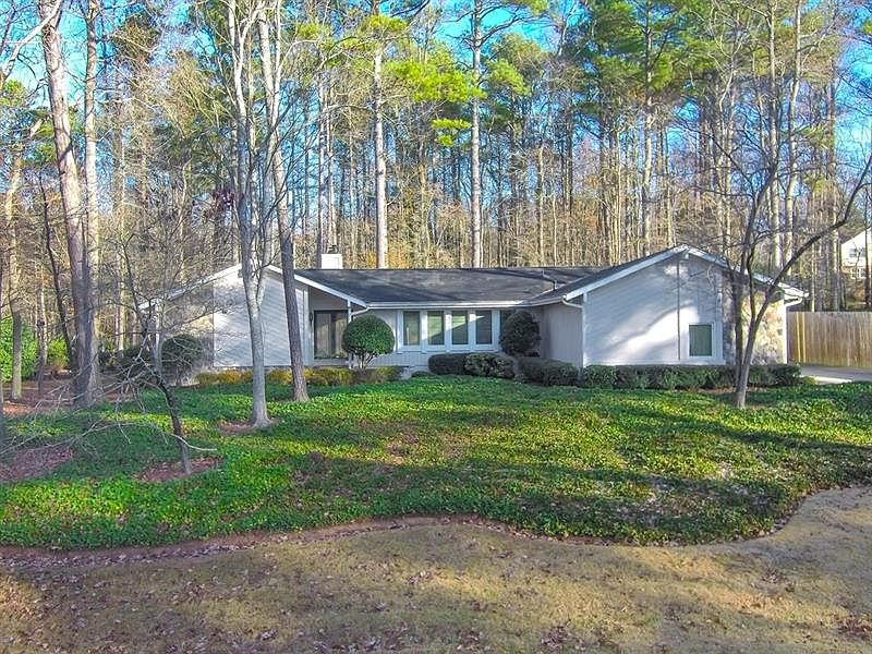 1st image of 2195 Carlyle Dr