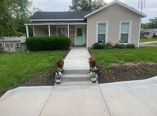 521 N Olive St, Pacific, MO 63069