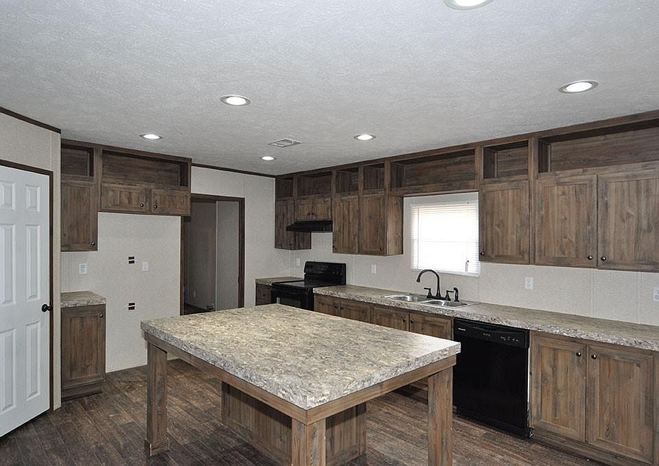 1st image of 1566 County Road 610 #Cc