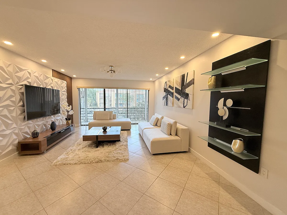 Building Photo - 4040 N Hills Dr #26