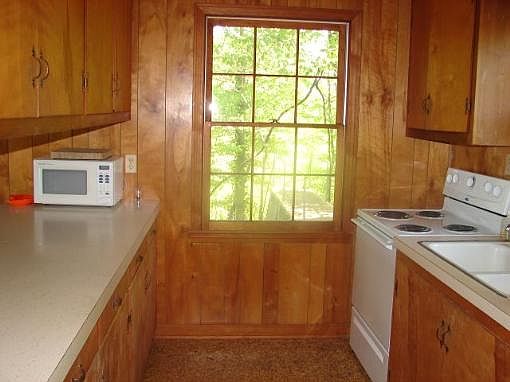 4th image of 110 Sharpe Ln