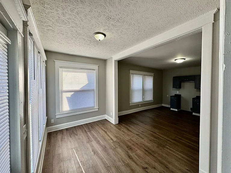 4725 Southern Pkwy #1 — Photo 13