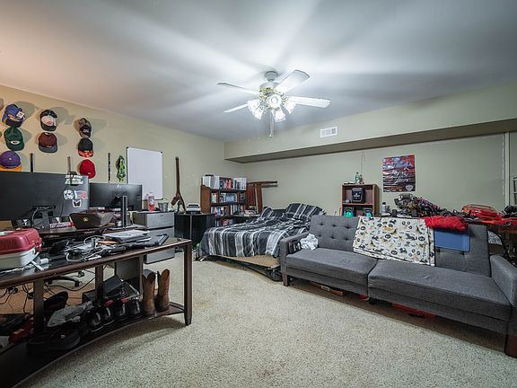 5th image of 25 Huskins Cir