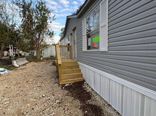 1610 Texas St, Alvin, TX 77511