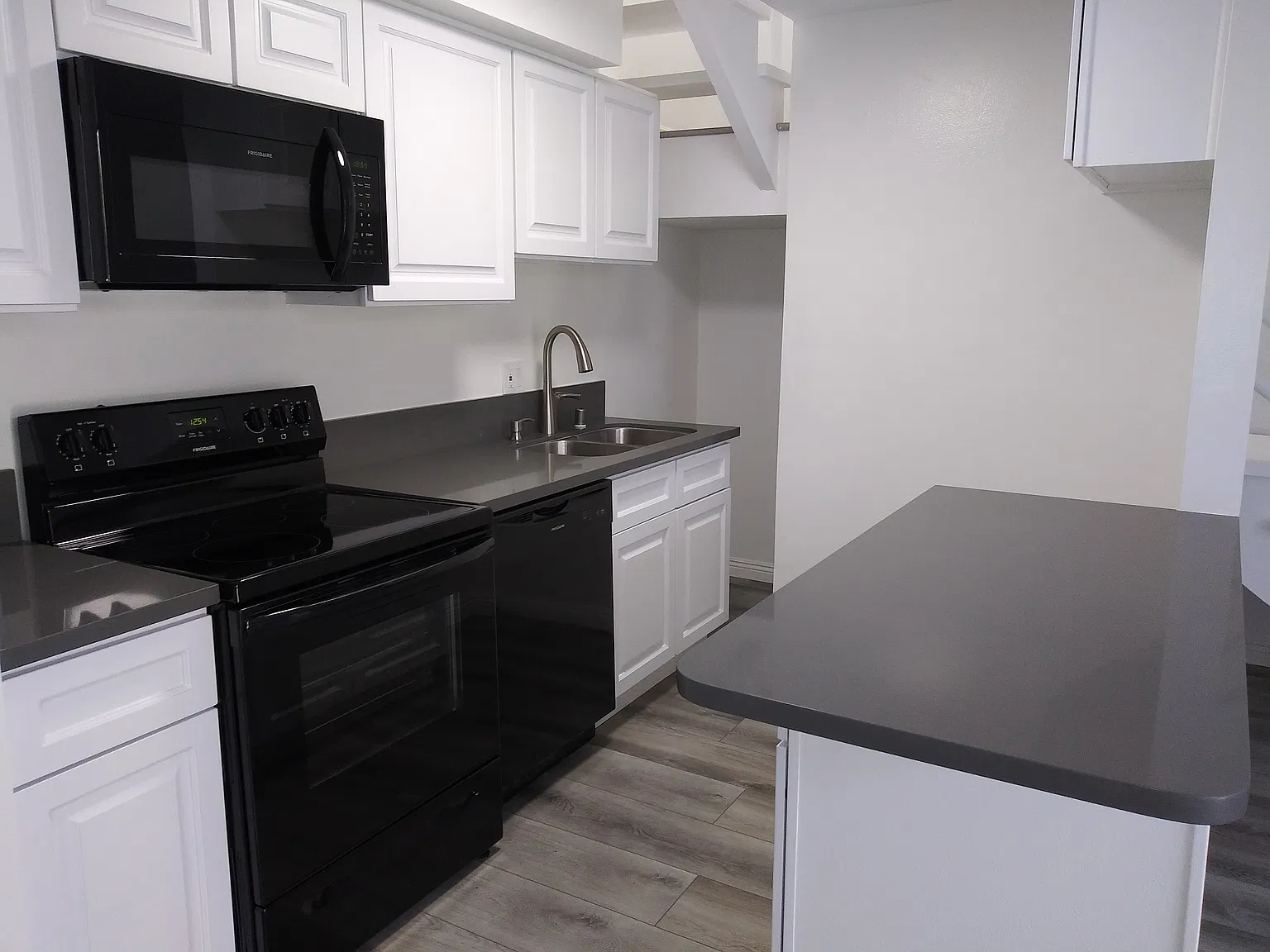 1 bed, 750 sqft, $2,795 — Photo 4